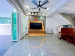 Flora Road (D17), Terrace #465344411